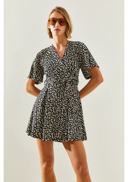 Kadın Kruvaze Yaka Bağlamalı Şortlu Elbise fiyatları