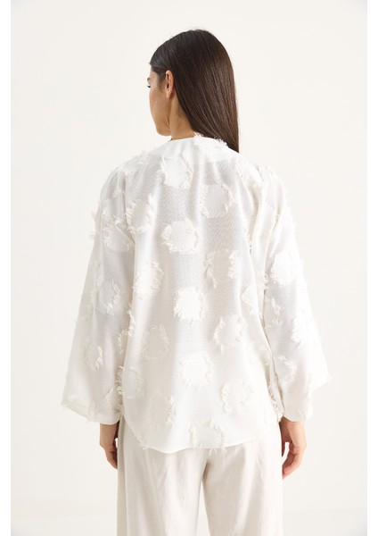 Kadın Önü Bağlamalı Kendinden Nakışlı Püsküllü Salaş Kimono -