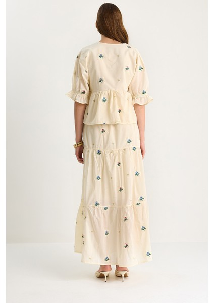 Kadın Çiçek Nakış Detaylı Önden Bağlamalı Bluz Beli Lastikli Astarlı Etek Keten Takım