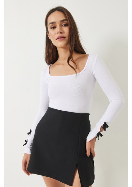 Kadın Kare Yaka Kolu Fiyonk Detaylı Fit Bluz fiyatları