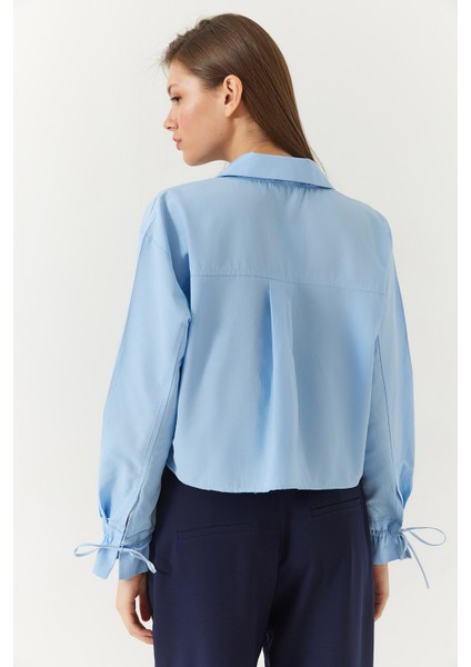 Ön ve Kol Bağlama Detaylı Crop Gömlek fırsatları