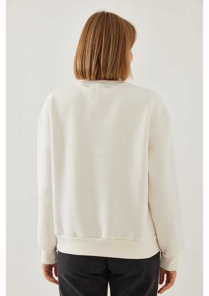 Kadın Baskılı Kalp Detaylı Bisiklet Yaka Iplik Şardonlu Sweatshirt fiyatları