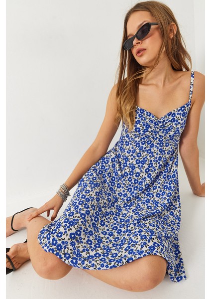 Kadın Ince Askılı Büzgü Detaylı Çiçek Desenli Mini Elbise