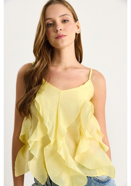 Kadın V Yaka Fırfırlı Volanlı Askılı Bluz Hafif Transparan Bluz