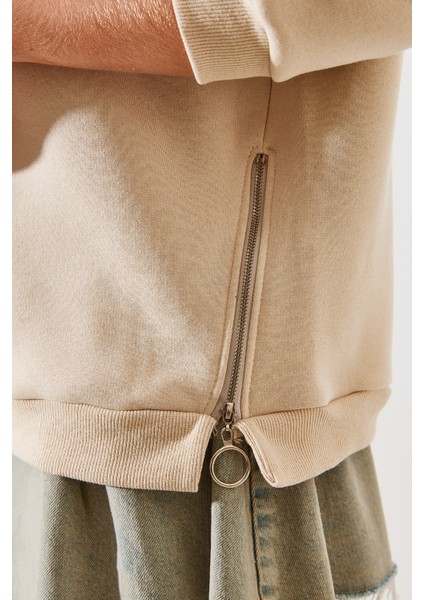 Kadın Bisiklet Yaka Şardonlu Fermuar Detaylı Basic Sweatshirt