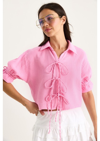 Kadın Bağlama Detaylı Kolları Büzgülü Müslin Crop Gömlek modelleri