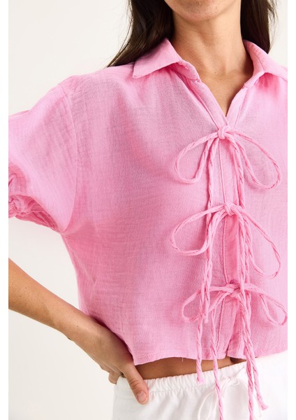 Kadın Bağlama Detaylı Kolları Büzgülü Müslin Crop Gömlek indirimleri