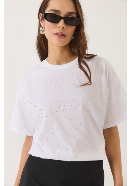 Kadın Pul Detaylı Bisiklet Yaka Kısa Kollu T-Shirt