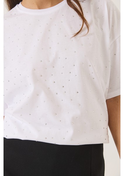 Kadın Pul Detaylı Bisiklet Yaka Kısa Kollu T-Shirt modelleri