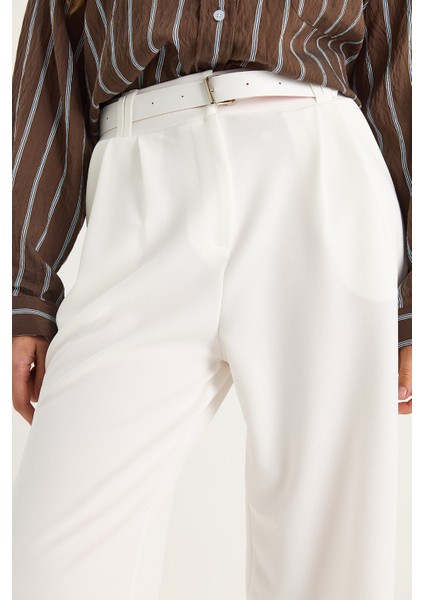 Kadın Çift Pile Detaylı Kemerli Örme Pantolon indirimleri