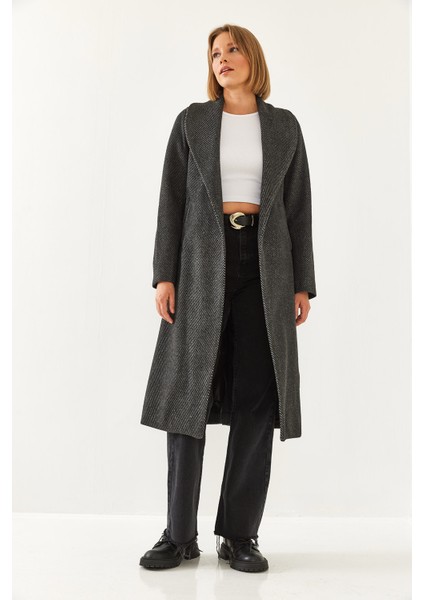 Kadın Kuşaklı Kaşe Kaban