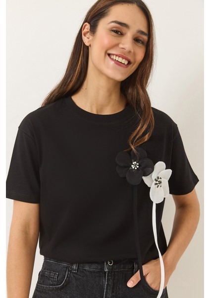 Kadın Aksesuarlı Kısa Kollu Pamuklu T-Shirt