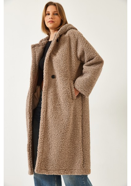 Kadın Kapişonlu Uzun Lamineli Kaban