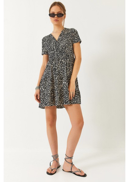 Kadın Kruvaze Yaka Desenli Kısa Kollu Mini Elbise