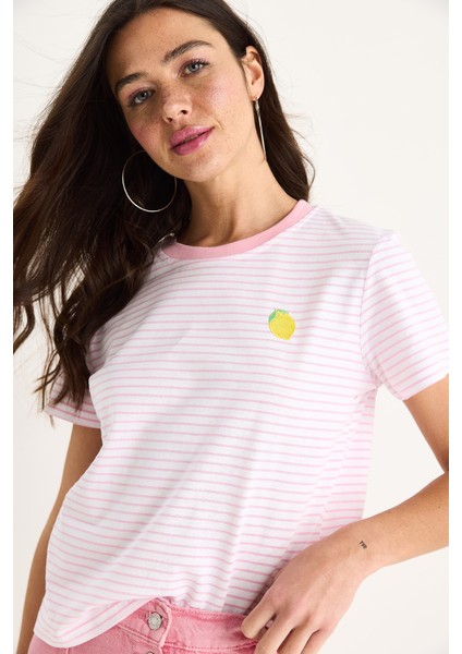 Kadın Limon Nakışlı Çizgili Pamuklu Basic T-Shirt fırsatları