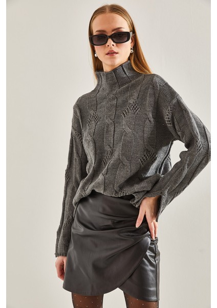 Kadın Yarım Balıkçı Yaka Saç Örgü Desenli Triko Kazak