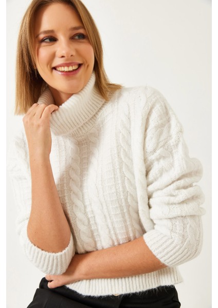 Kadın Balıkçı Yaka Desenli Triko Kazak