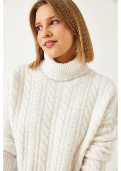 Kadın Balıkçı Yaka Desenli Triko Kazak modelleri