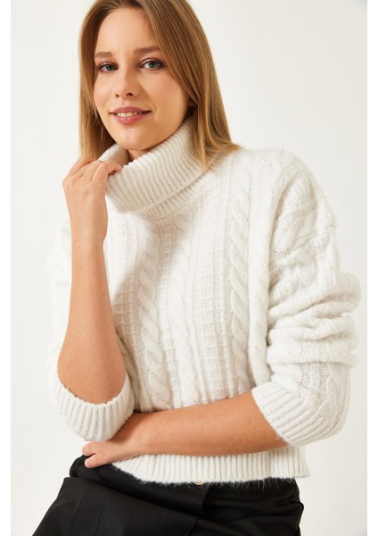 Kadın Balıkçı Yaka Desenli Triko Kazak