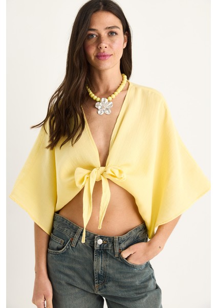 Kadın Geniş Kollu V Yaka Bağlama Detaylı Müslin Bluz fiyatları