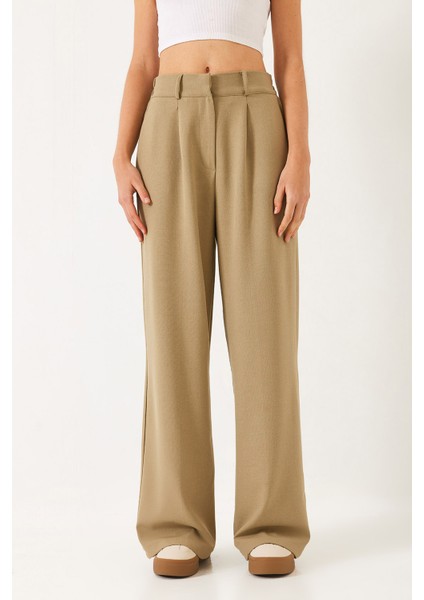 Kadın Beli Lastikli Bol Paça Pantolon
