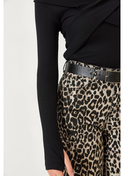 Kadın Çapraz Bantlı Parmak Geçirmeli Madonna Yaka Bluz