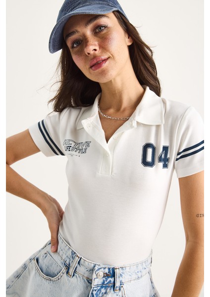 Kadın Polo Yaka Baskılı Kısa Kollu Crop T-Shirt fiyatları