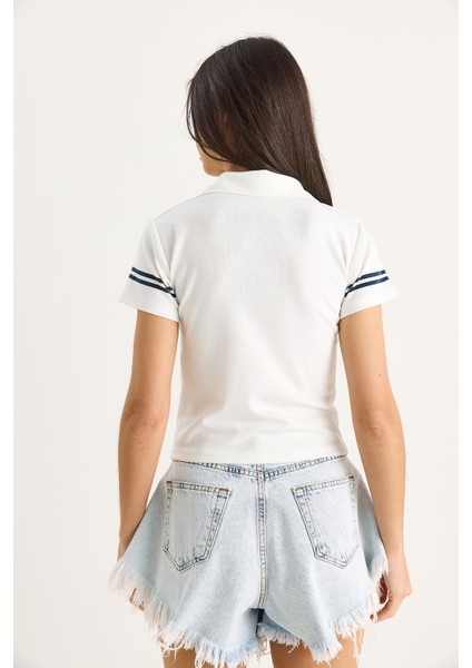 Kadın Polo Yaka Baskılı Kısa Kollu Crop T-Shirt fırsatları