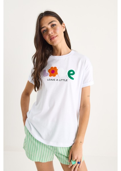 Kadın Love Aksesuarlı Normal Kalıp Pamuklu T-Shirt indirimleri