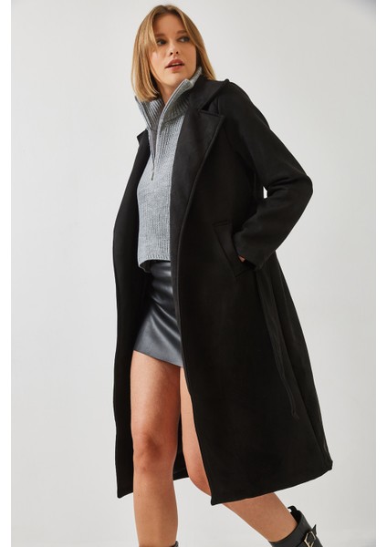 Kadın Kruvaze Yaka Kuşaklı Cep Detaylı Kaşe Kaban