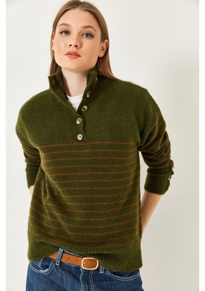 Kadın Kolu Düğmeli Patlı Triko Kazak
