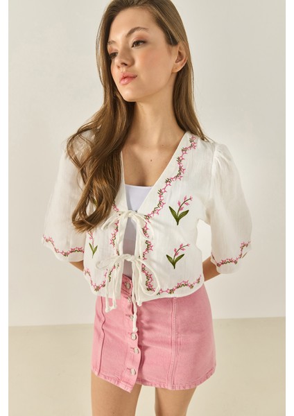Kadın Çiçek Işlemeli Müslin Bluz fiyatları