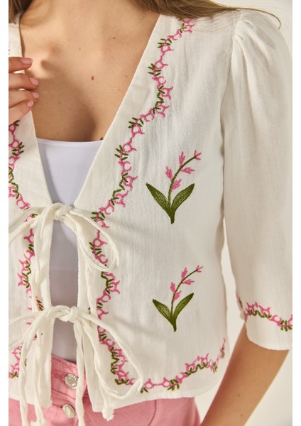 Kadın Çiçek Işlemeli Müslin Bluz indirimleri