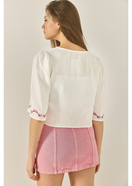 Kadın Çiçek Işlemeli Müslin Bluz