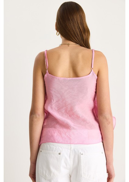 Kadın V Yaka Fırfırlı Volanlı Askılı Bluz Hafif Transparan Bluz indirimleri