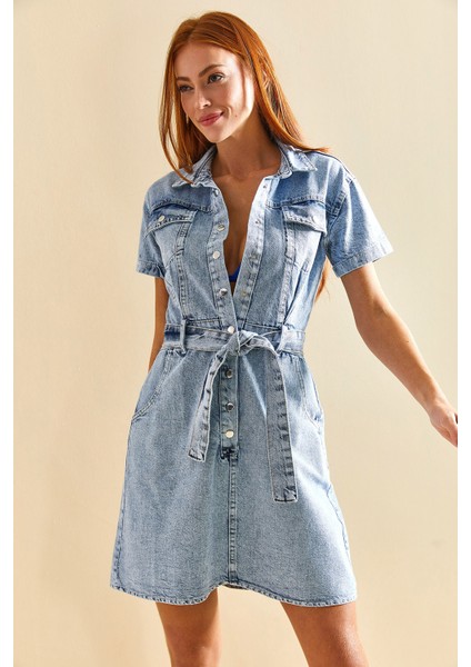 Kadın Kuşaklı Çıtçıt Düğmeli Kot Elbise fırsatları