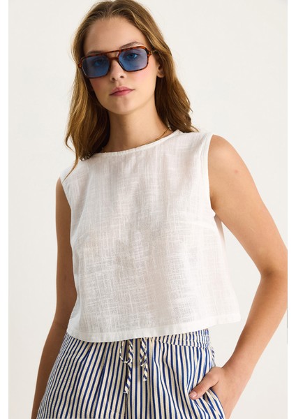 Kadın Kolsuz Keten Bluz -