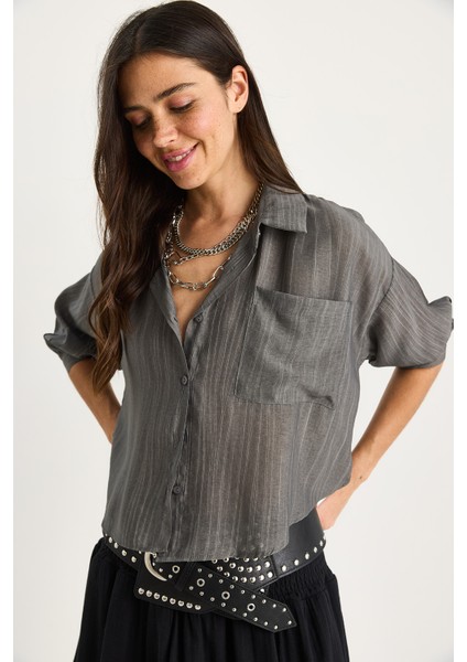 Kadın Kendinden Çizgili Yarım Kollu Tek Cep Detaylı Gömlek indirimleri