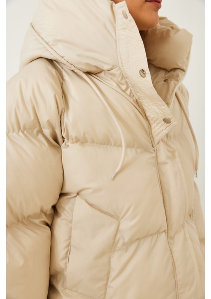 Kadın Kapişonlu Cırt Detay Şişme Mont fiyatları