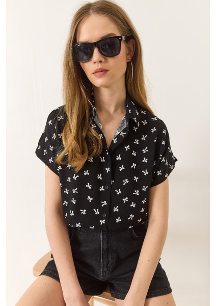 Kadın Minimal Desenli Kısa Yarasa Kollu Viskon Gömlek fiyatları