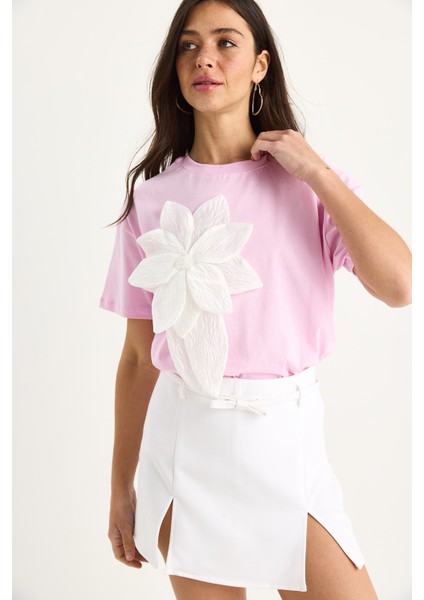 Kadın Çiçek Aksesuarlı Kısa Kollu Pamuklu T-Shirt modelleri