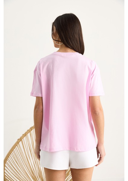 Kadın Çiçek Aksesuarlı Kısa Kollu Pamuklu T-Shirt fırsatları