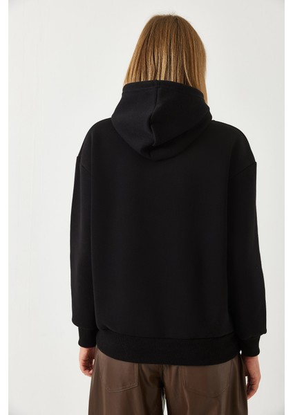 Kadın Üç Iplik Şardonlu Renkli Kalp Baskılı Kapşonlu Sweatshirt Mbhs fiyatları