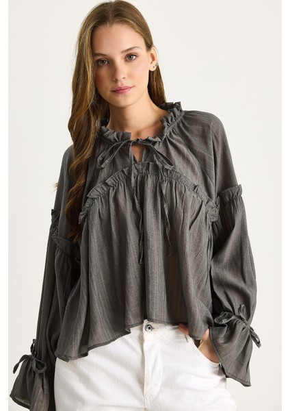 Kadın Bağlama Detaylı Balon Kol Salaş Gofre Bluz