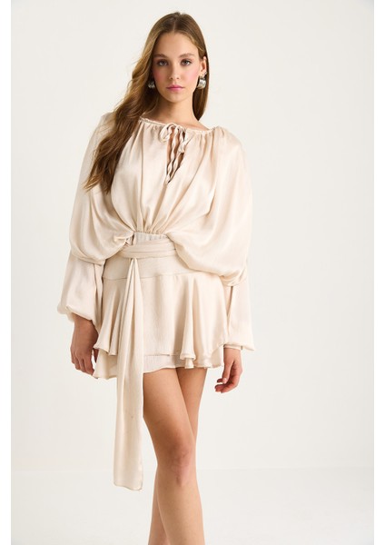 Kadın Drapeli Uzun Kollu Mini Etekli Büzgülü Bel Detaylı Astarlı Şortlu Elbise modelleri