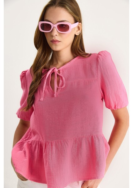 Kadın Yakası Bağlamalı Kolları Lastikli Müslin Bluz