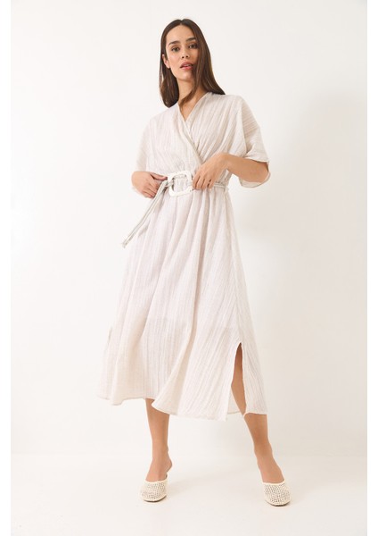 Kadın Kruvaze Yaka Yarasakol Kare Toka Detaylı Astarlı Yırtmaçlı Viskon Elbise modelleri