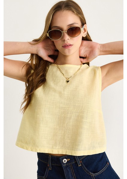 Kadın Kolsuz Keten Bluz -
