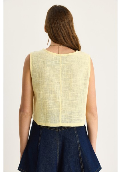 Kadın Kolsuz Keten Bluz -