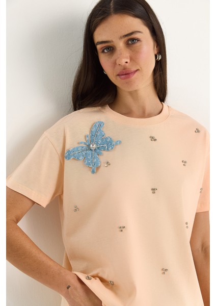 Kadın Kelebek Aksesuarlı Taş Işlemeli Kısa Kollu T-Shirt